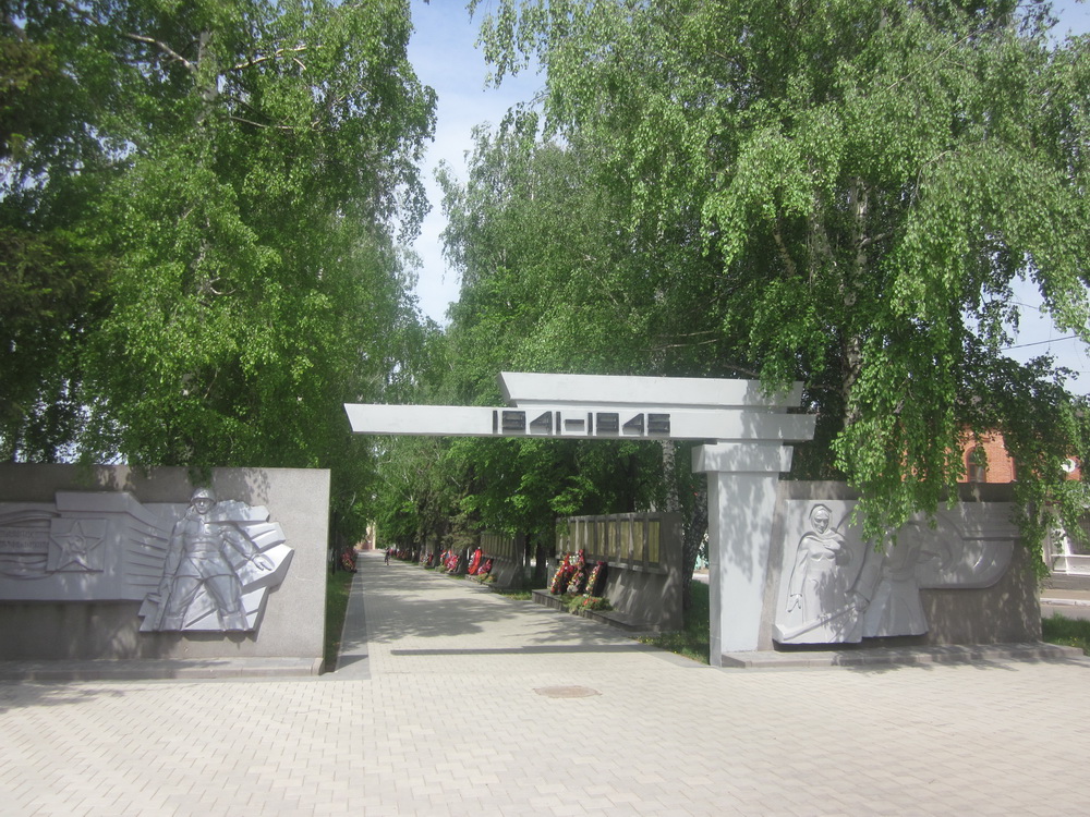 Валентина Солдатова. "Чистополь глазами поэтов" Аллея героев. фото Валентины Солдатовой Валентина Солдатова. "Чистополь глазами поэтов" Аллея героев. фото Валентины Солдатовой