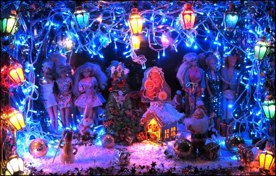 Владимир Тюрин. Этот подарок к Новому Году - новогодний городок-сюрприз я смастерил для своей дочки. Владимир Тюрин. Этот подарок к Новому Году - новогодний городок-сюрприз я смастерил для своей дочки.