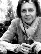 Виктория Кольцевая.Из подборки 48. В пустынный материк аэродрома.Читает Елена Ительсон Виктория Кольцевая.Из подборки 48. В пустынный материк аэродрома.Читает Елена Ительсон